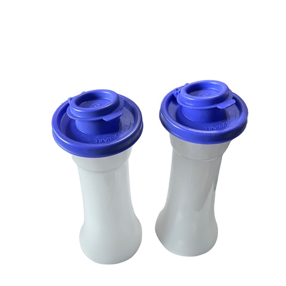 Tupperware 6" Hourglass Salt and Pepper Shakers - Picture 2 of 5